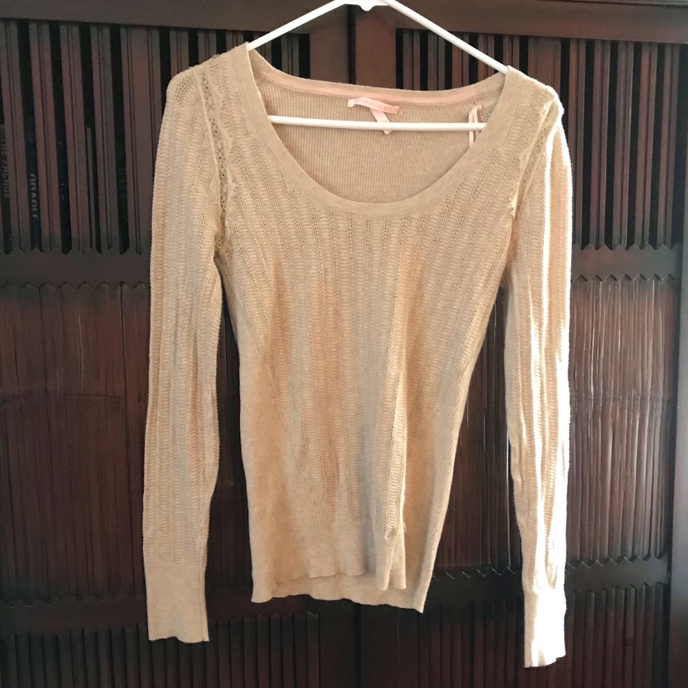 Victoria’s Secret lightweight sweater/top S/P sand color